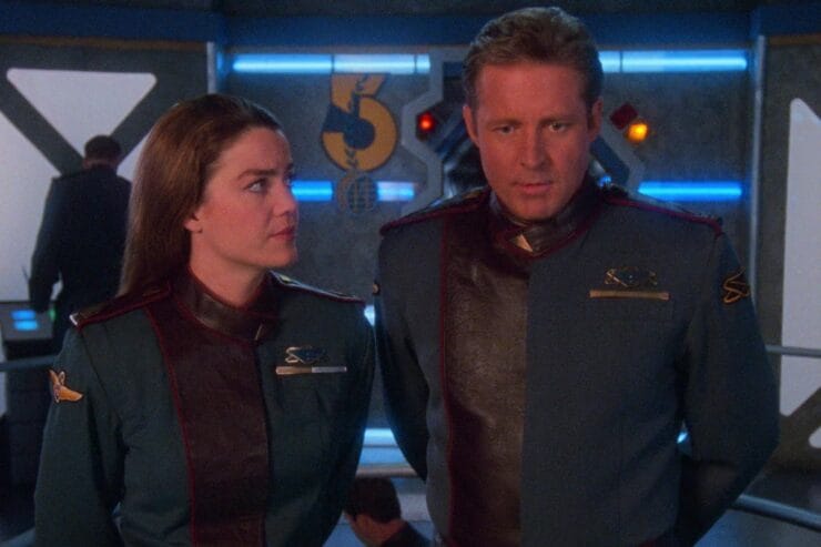 A shot from Babylon 5 of Sheridan and Ivanova in uniform in C&C.